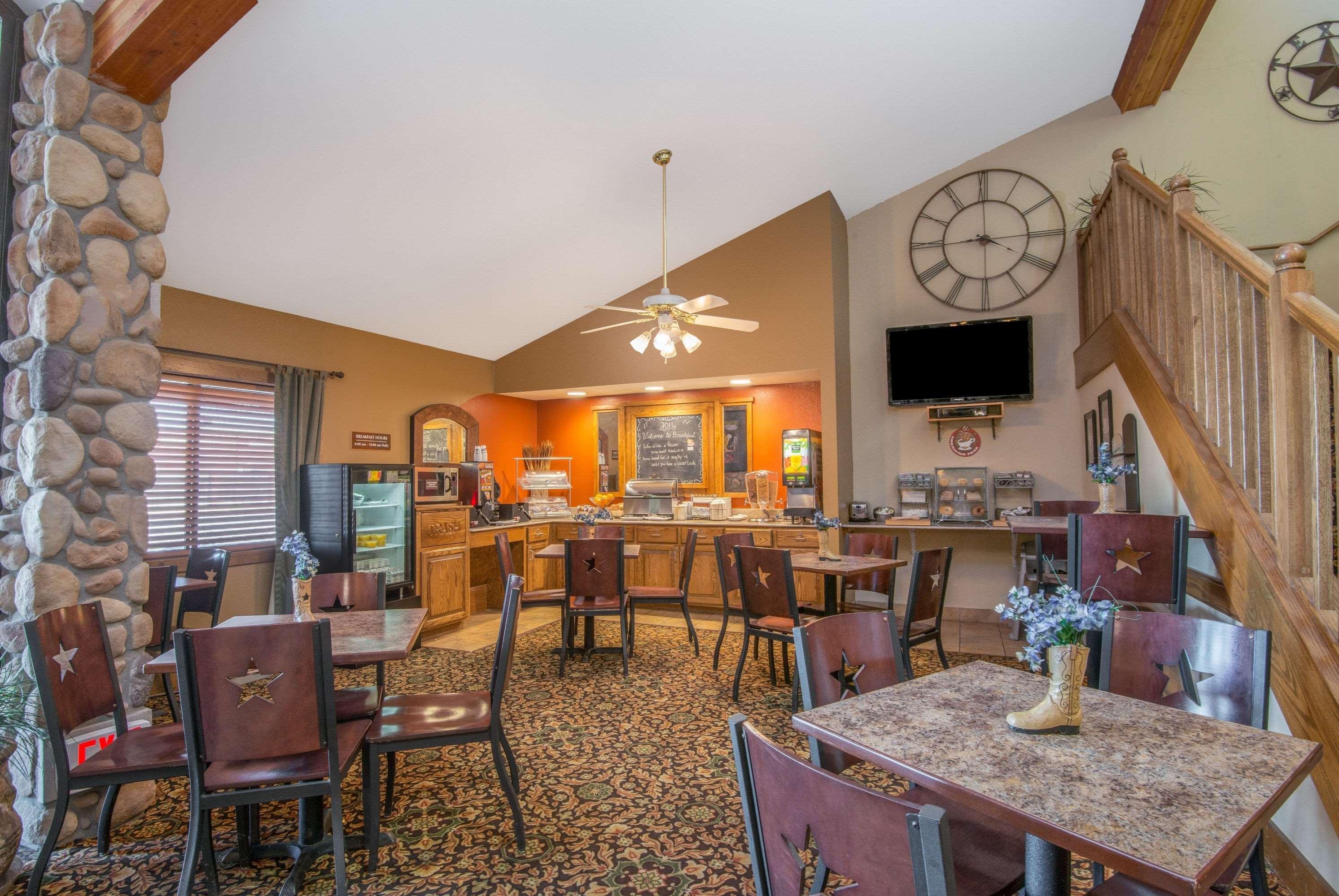 Hotel Americinn By Wyndham Event Center