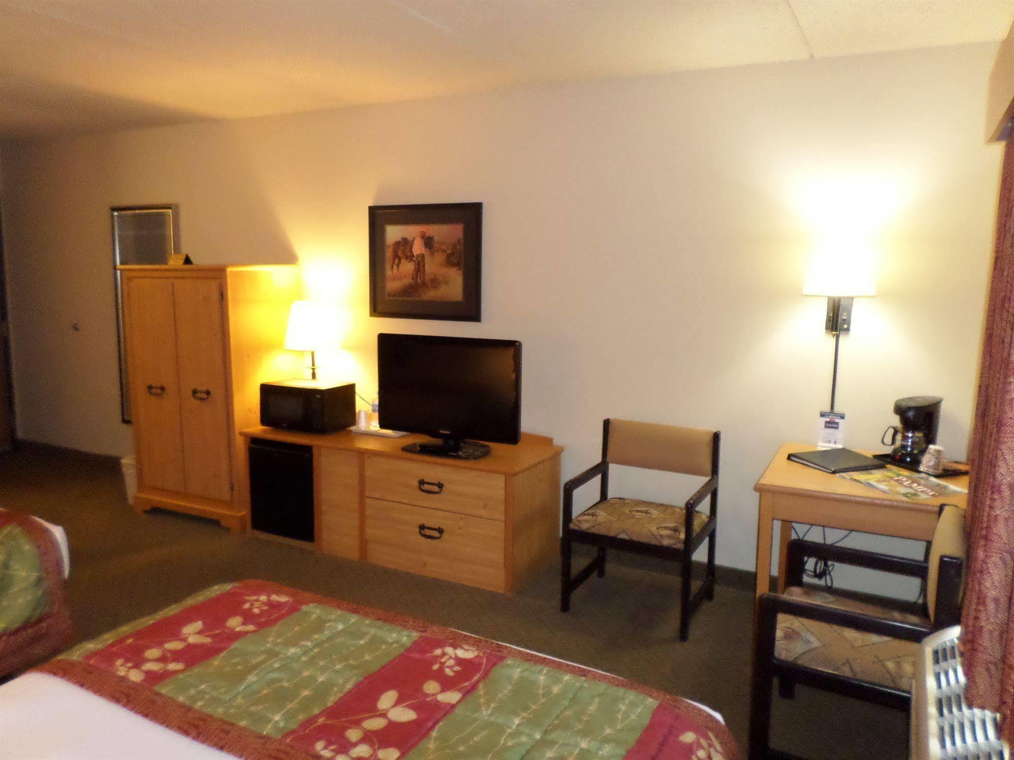 Hotel Americinn By Wyndham Event Center 3*