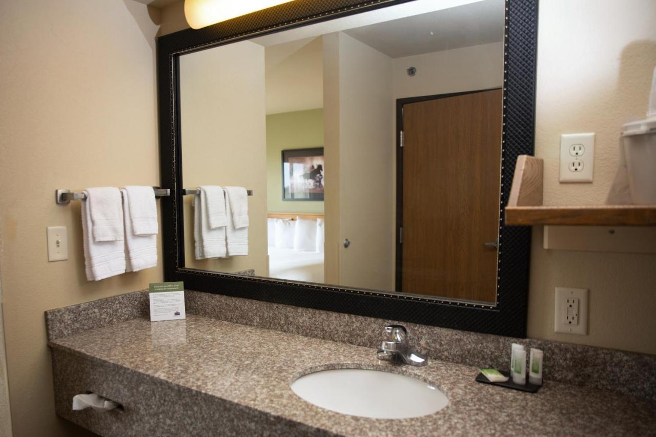 Hotel Americinn By Wyndham Event Center 3*